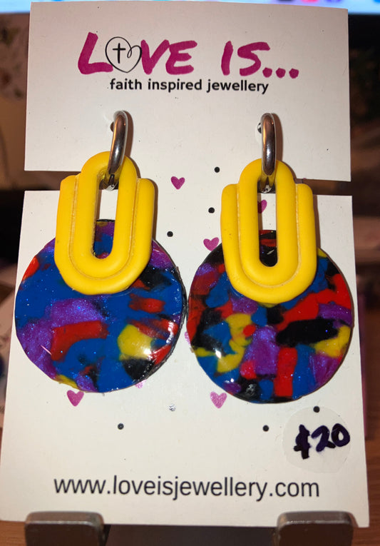COLOUR🌈 - Multicoloured circles with yellow hollow ovals on huggies