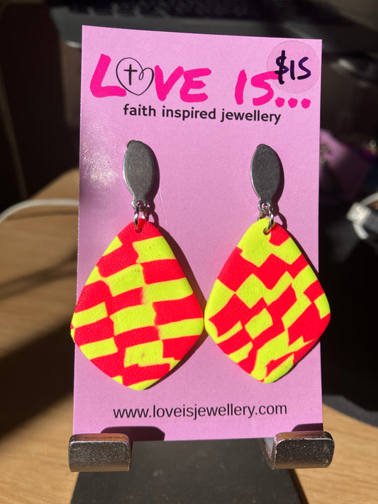 COLOUR🌈 - fluro checkers